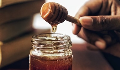 Anti-ageing to skin lightening, here are 9 beauty tips to use honey as a skincare ingredient (Photo by Arwin Neil Baichoo on Unsplash) Anti-ageing to skin lightening, here are 9 beauty tips to use honey as a skincare ingredient (Photo by Arwin Neil Baichoo on Unsplash)