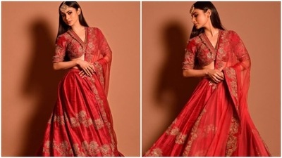 Mouni Roy is always on the spree of sharing snippets from her fashion diaries and making her fans drool. The actor is known for her sartorial sense of fashion and with each post that she makes on social media, she ensures to make fashion lovers scurry to take notes. On Monday, Mouni drove our blues far away with a slew of pictures of herself looking gorgeous in an ethnic ensemble. (Instagram/@imouniroy) Mouni Roy is always on the spree of sharing snippets from her fashion diaries and making her fans drool. The actor is known for her sartorial sense of fashion and with each post that she makes on social media, she ensures to make fashion lovers scurry to take notes. On Monday, Mouni drove our blues far away with a slew of pictures of herself looking gorgeous in an ethnic ensemble. (Instagram/@imouniroy)