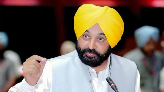 Mann said that the government’s decision was being opposed by those who were not given any right by people to raise questions. (HT file photp)