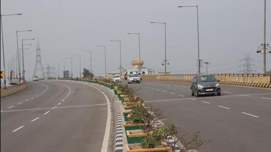 Hindon elevated road to come under CCTV surveillance - Hindustan Times