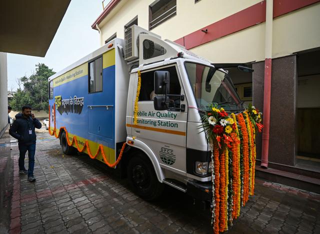 The air quality monitoring van launched by Delhi chief minister Arvind Kejriwal. (Sanchit Khanna/HT Photo) The air quality monitoring van launched by Delhi chief minister Arvind Kejriwal. (Sanchit Khanna/HT Photo)