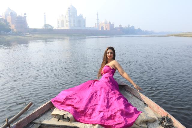 Aastha Rawal with Taj Mahal in the backdrop. Aastha Rawal with Taj Mahal in the backdrop.