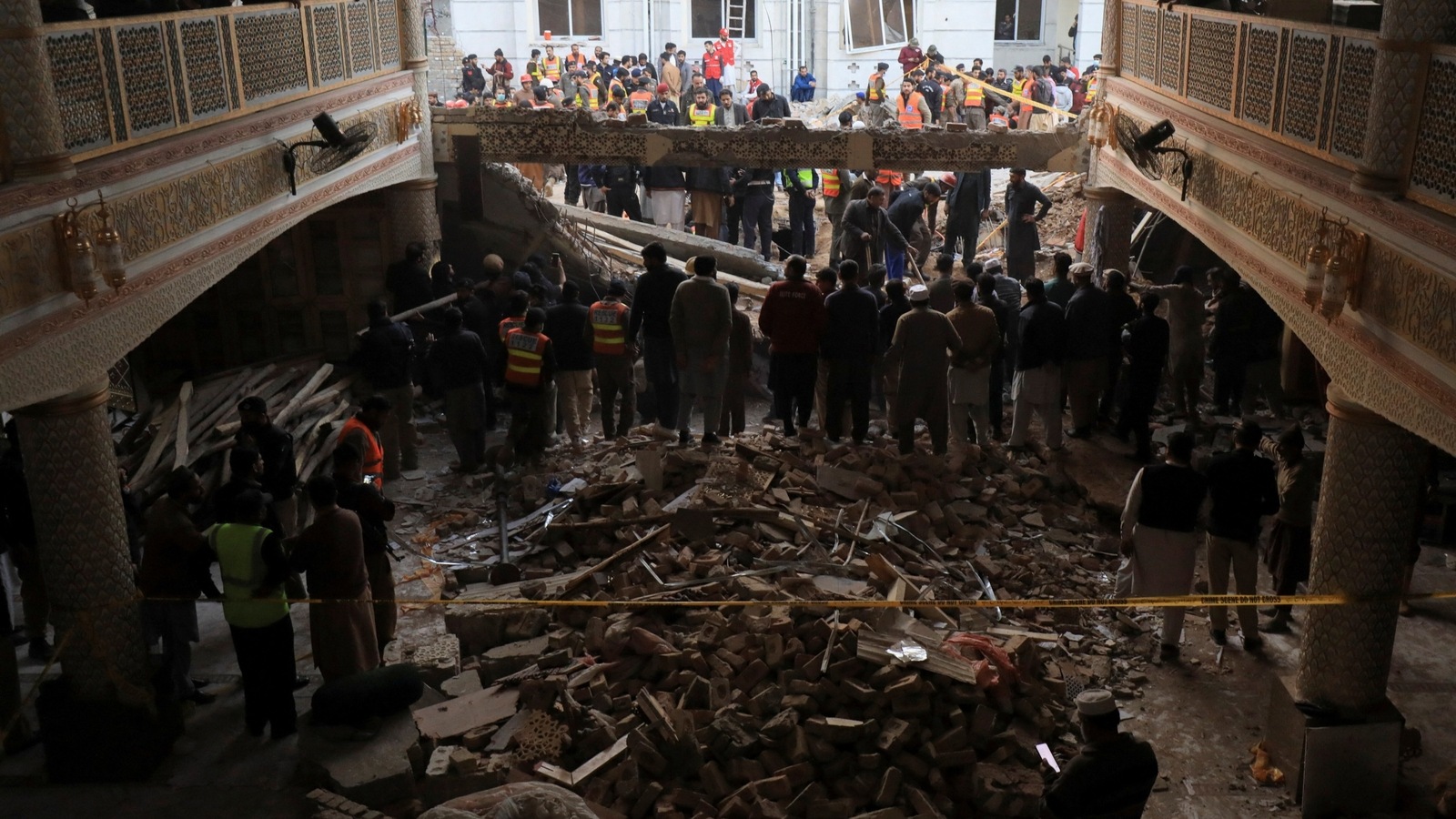 Peshawar mosque attack: Toll rises to 70; Pak Taliban deny responsibility | Top updates 