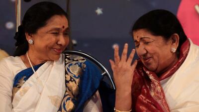 Asha Bhosle and Lata Mangeshkar (R) in a picture dated March 31, 2013. (Vidya Subramanian/Hindustan Times) Asha Bhosle and Lata Mangeshkar (R) in a picture dated March 31, 2013. (Vidya Subramanian/Hindustan Times)