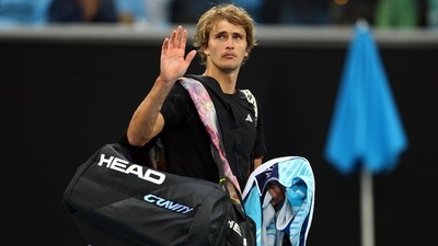 Tennis - Australian Open - Melbourne Park, Melbourne, Australia - January 19, 2023 Germany's Alexander Zverev walks off the court after losing his second round match against Michael Mmoh of the U.S. REUTERS/Hannah Mckay (REUTERS)