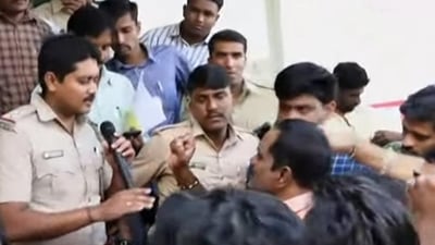 The parents continued to protest against a private school in Bengaluru over alleged false affiliation with the CBSE (HT Photo) (HT_PRINT) The parents continued to protest against a private school in Bengaluru over alleged false affiliation with the CBSE (HT Photo) (HT_PRINT)