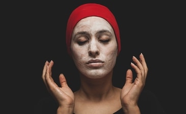 Blindly following skincare trends will not fetch the best results always; rather, one may end up harming their skin. (Unsplash/engin akyurt) Blindly following skincare trends will not fetch the best results always; rather, one may end up harming their skin. (Unsplash/engin akyurt)