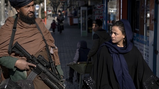 Afghanistan: A Taliban fighter stands guard in Kabul, Afghanistan.(AP) Afghanistan: A Taliban fighter stands guard in Kabul, Afghanistan.(AP)