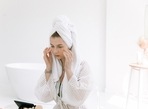 Correct way to remove your makeup, as advised by beauty and skincare experts (Photo by EKATERINA BOLOVTSOVA on Pexels) Correct way to remove your makeup, as advised by beauty and skincare experts (Photo by EKATERINA BOLOVTSOVA on Pexels)