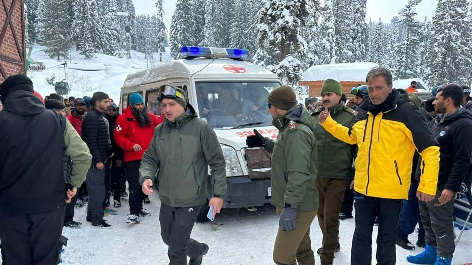 Two Polish Skiers Killed In Avalanche In Gulmarg 19 Rescued Hindustan Times