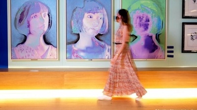 The robot Ai-Da's self portraits (David Parry/PA/empics/picture alliance) The robot Ai-Da's self portraits (David Parry/PA/empics/picture alliance)