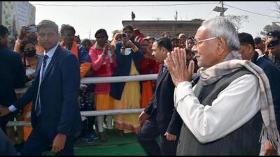 Chief minister Nitish Kumar during his 'Samadhan Yatra' in Supaul on Wednesday. (HT Photo)