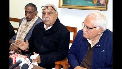 Former chief minister and leader of opposition Bhupinder Singh Hooda addresses a press conference in Rohtak on Wednesday. (Manoj Dhaka//HT) Former chief minister and leader of opposition Bhupinder Singh Hooda addresses a press conference in Rohtak on Wednesday. (Manoj Dhaka//HT)