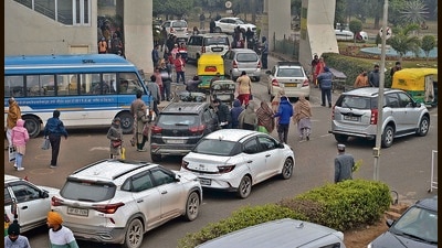 The institute currently has only five car parking spaces for faculty members, 12 parking spaces for staff, and four paid parking lots for patients and their attendants despite the massive footfall. (Keshav Singh/HT) The institute currently has only five car parking spaces for faculty members, 12 parking spaces for staff, and four paid parking lots for patients and their attendants despite the massive footfall. (Keshav Singh/HT)