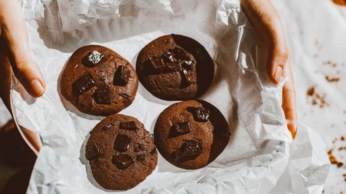 Dark chocolate peanut butter cookies (Pexels (Roman Odintsov)) Dark chocolate peanut butter cookies (Pexels (Roman Odintsov))