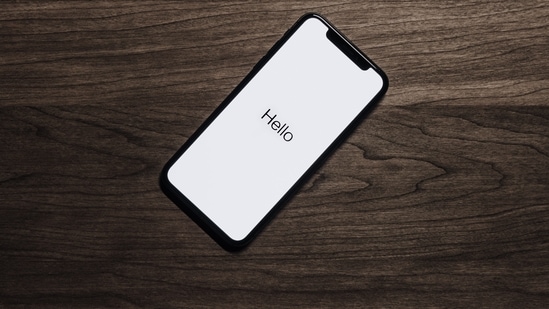 There will be a cut in customs duty on the import of certain inputs for mobile phone manufacturing. (Pexels.com)