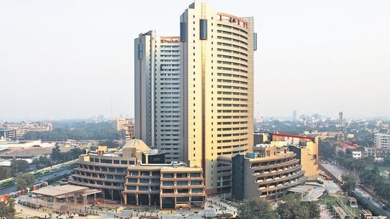 The budget also proposes to cap deductions from capital gains on investments in residential houses to <span class='webrupee'>₹</span>10 crores. (File Image)