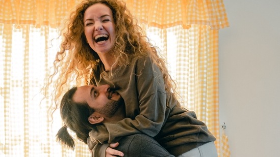 Show appreciation: Showing appreciation and gratitude for your partner is important in building trust. This means taking the time to thank them for the things they do, and showing them that you appreciate them.(Pexels)