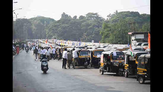 there are thousands of autorickshaw operators who have not recalibrated their meters with the revised fares. (HT PHOTO)
