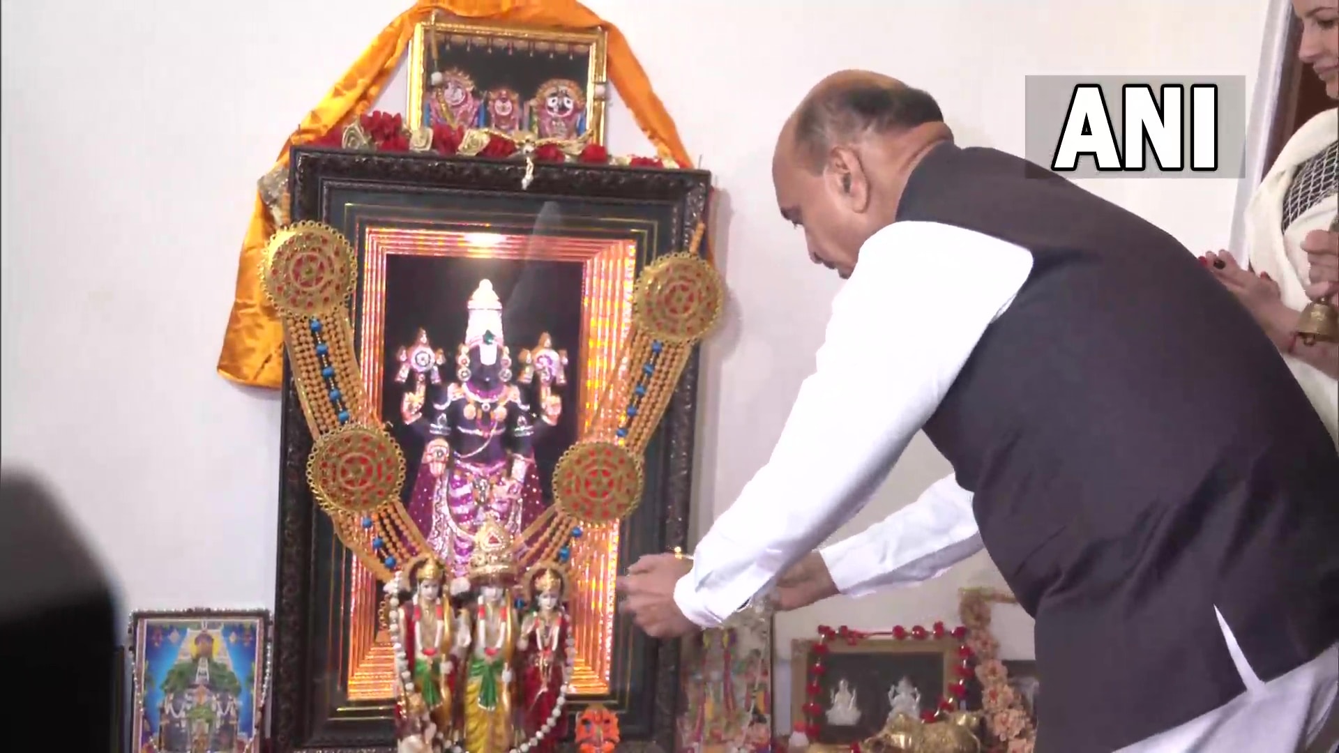 MoS finance Dr Bhagwat Kishanrao Karad offering prayers.