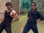 Tiger Shroff and Akshay Kumar dances to Selfiee song Main Khiladi. Tiger Shroff and Akshay Kumar dances to Selfiee song Main Khiladi.