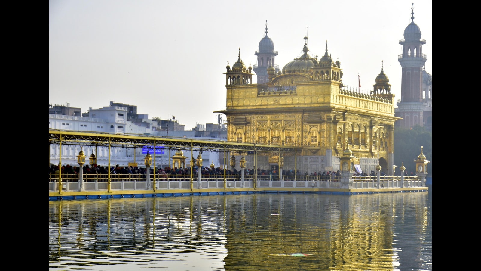 SGPC appoints five guides to help foreign, domestic tourists at Golden  Temple - Hindustan Times
