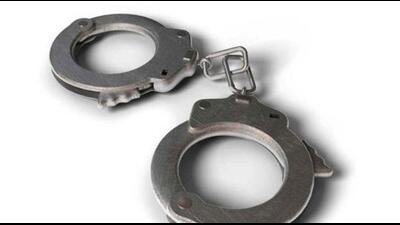A joint team of the Haryana chief minister’s flying squad and excise department raided two eateries and arrested three persons for serving and consuming liquor illegally late Wednesday. (HT File)