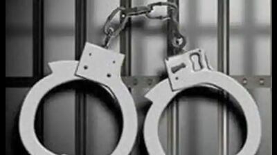 A vigilant security guard caught a 22-year-old youth who was trying to flee after stealing a mobile phone from an auto-rickshaw awaiting refuelling at the Sector-31 petrol pump. (Image for representational purpose)