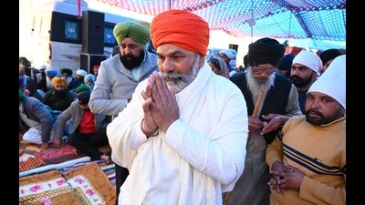 Bharatiya Kisan Union (BKU) leader Rakesh Tikait on Thursday extended support to the ongoing protest by Kaumi Insaaf Morcha at YPS Chowk in Mohali. (Keshav Singh/Hindustan Times)