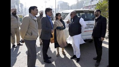 MLA Gurpreet Gogi, MC commissioner Shena Aggarwal and NHAI officials during joint inspection of elevated road project in Ludhiana on Thursday. (HT photo) MLA Gurpreet Gogi, MC commissioner Shena Aggarwal and NHAI officials during joint inspection of elevated road project in Ludhiana on Thursday. (HT photo)