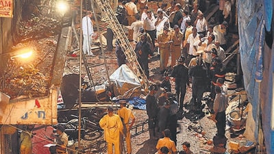 Mumbai...13th July 2011...News... Blast at Zaveri Bazaar in Mumbai - HT photo by Hemant Padalkar (Hindustan Times) Mumbai...13th July 2011...News... Blast at Zaveri Bazaar in Mumbai - HT photo by Hemant Padalkar (Hindustan Times)