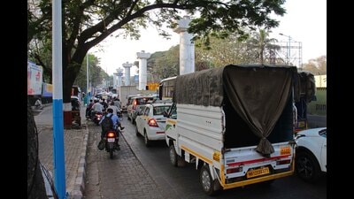PMC says the subways will ease traffic congestions in the area. (RAVINDRA JOSHI/ HT PHOTO)