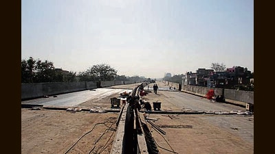 The Ashram flyover was shut for traffic on January 1 for 45 days for construction work that will link it to a new overpass being built 50 metres away. (HT photo) The Ashram flyover was shut for traffic on January 1 for 45 days for construction work that will link it to a new overpass being built 50 metres away. (HT photo)