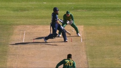 Moeen Ali attempts a single-handed reverse hit (Twitter) Moeen Ali attempts a single-handed reverse hit (Twitter)