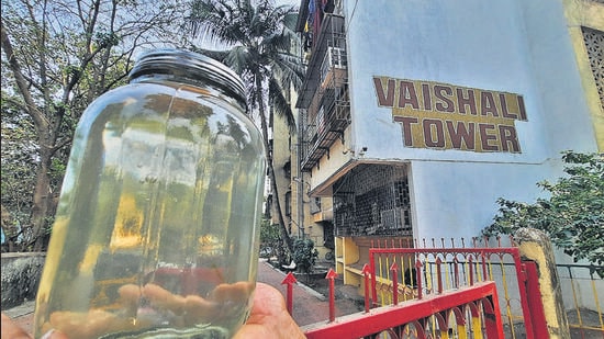 Mumbai, India - February 02, 2023: Residents of Vaishali Tower society show the muddy water being received during regular water supply, at Vaishali Nagar, Mulund, in Mumbai, India, on Thursday, February 02, 2023. (Praful Gangurde/HT Photo) (HT PHOTO) Mumbai, India - February 02, 2023: Residents of Vaishali Tower society show the muddy water being received during regular water supply, at Vaishali Nagar, Mulund, in Mumbai, India, on Thursday, February 02, 2023. (Praful Gangurde/HT Photo) (HT PHOTO)