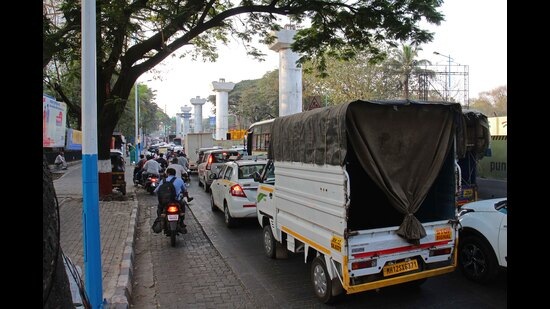 PMC says the subways will ease traffic congestions in the area. (RAVINDRA JOSHI/ HT PHOTO)