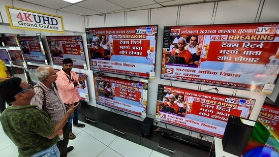 People watch the Union Budget being presented by Finance Minister Nirmala Sitharaman in the Parliament. (HT PHOTO)