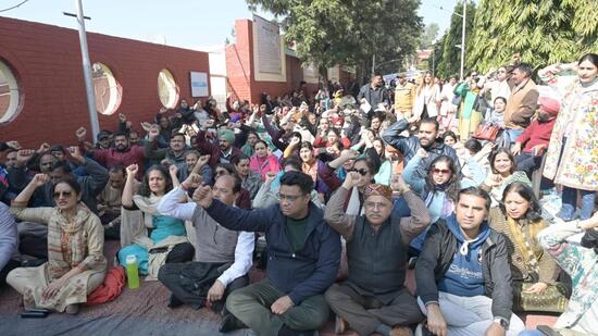 The protest of teaching and non-teaching staffers of Chandigarh’s privately managed government-aided colleges entered its second day on Thursday. (Ravi Kumar/ HT file)