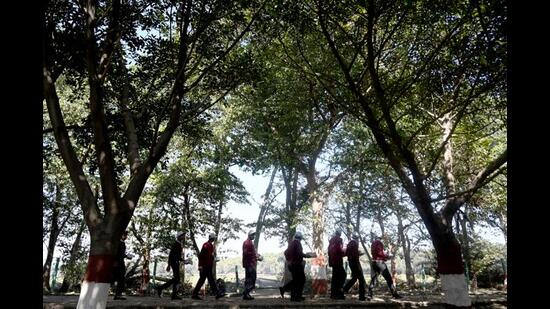 A group of school students at the bird watching festival. The purpose of the event was to introduce students to various types of birds found in the city. (Sunil Ghosh/HT Photo)