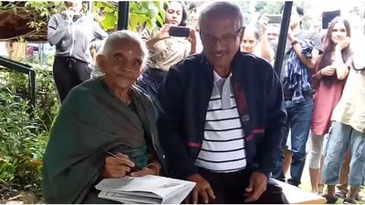 Family surprises 90-year-old grandmother. (Twitter/@absolutarvind) Family surprises 90-year-old grandmother. (Twitter/@absolutarvind)