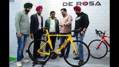 E-bikes and bicycles drawing the attention of visitors at the 13th edition of CFOSE 2023 in Ludhiana on Friday. (Harvinder Singh/HT) E-bikes and bicycles drawing the attention of visitors at the 13th edition of CFOSE 2023 in Ludhiana on Friday. (Harvinder Singh/HT)