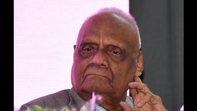 The civic body was run by an administrator for 10 months between 1984 and 1985. D M Sukhtankar was in office from April 1 to November 10, 1984. After him, Jamshed Kanga took over and presented the budget in April 1985. “This was setting a precedent. I spoke to Sukhtankar saheb for nearly 30 minutes at my place. He told me that any of the four additional commissioners are de facto commissioners and one of them can present the budget to the commissioner,” said Chahal, adding he will not read out the budget, but will address the media “in great detail”. (HT PHOTO) The civic body was run by an administrator for 10 months between 1984 and 1985. D M Sukhtankar was in office from April 1 to November 10, 1984. After him, Jamshed Kanga took over and presented the budget in April 1985. “This was setting a precedent. I spoke to Sukhtankar saheb for nearly 30 minutes at my place. He told me that any of the four additional commissioners are de facto commissioners and one of them can present the budget to the commissioner,” said Chahal, adding he will not read out the budget, but will address the media “in great detail”. (HT PHOTO)