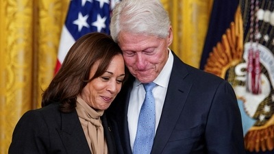 Bill Clinton: US Vice President Kamala Harris stands with former US President Bill Clinton. (Reuters)