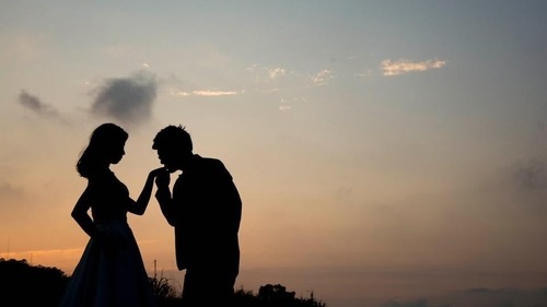 Propose Day is celebrated on February 8. On this day, people propose to their beloved and shower them in love. (Unsplash) Propose Day is celebrated on February 8. On this day, people propose to their beloved and shower them in love. (Unsplash)