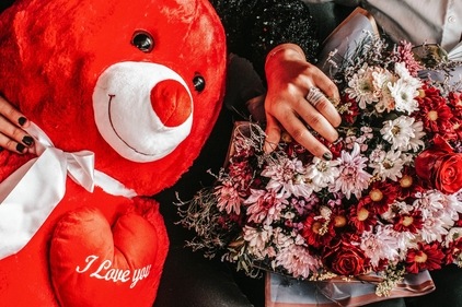 Gift a teddy bear that represents your relationship or one that your partner loves. (pexels ) Gift a teddy bear that represents your relationship or one that your partner loves. (pexels )
