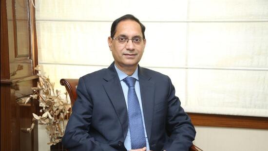 DIPAM has a target of <span class='webrupee'>₹</span>94,000 crore in FY24 sans disinvestment of BPCL DIPAM has a target of <span class='webrupee'>₹</span>94,000 crore in FY24 sans disinvestment of BPCL