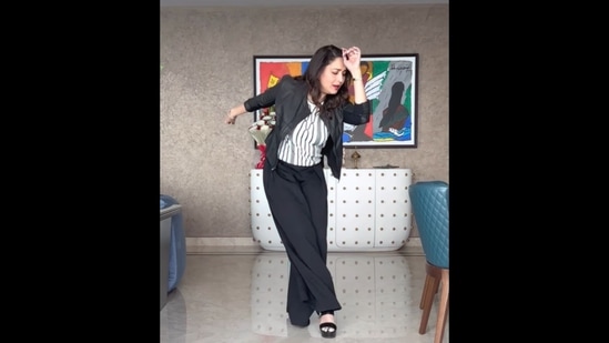Madhuri Dixit dancing to the viral Tum Tum song. (Instagram/@madhuridixitnene)