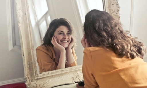Chemical-free face washes are gentle on skin. (Pexels)