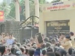 Police and women candidates clashed during the Mumbai Fire Brigade recruitment drive in Dahisar, Mumbai. (ANI) Police and women candidates clashed during the Mumbai Fire Brigade recruitment drive in Dahisar, Mumbai. (ANI)