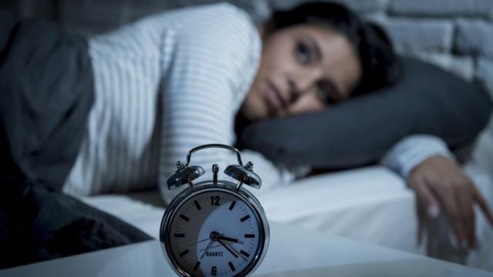 Effects of Age and Gender on the Body Clock: Research | Health